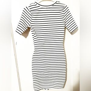 Black and white stripped dress fits tights